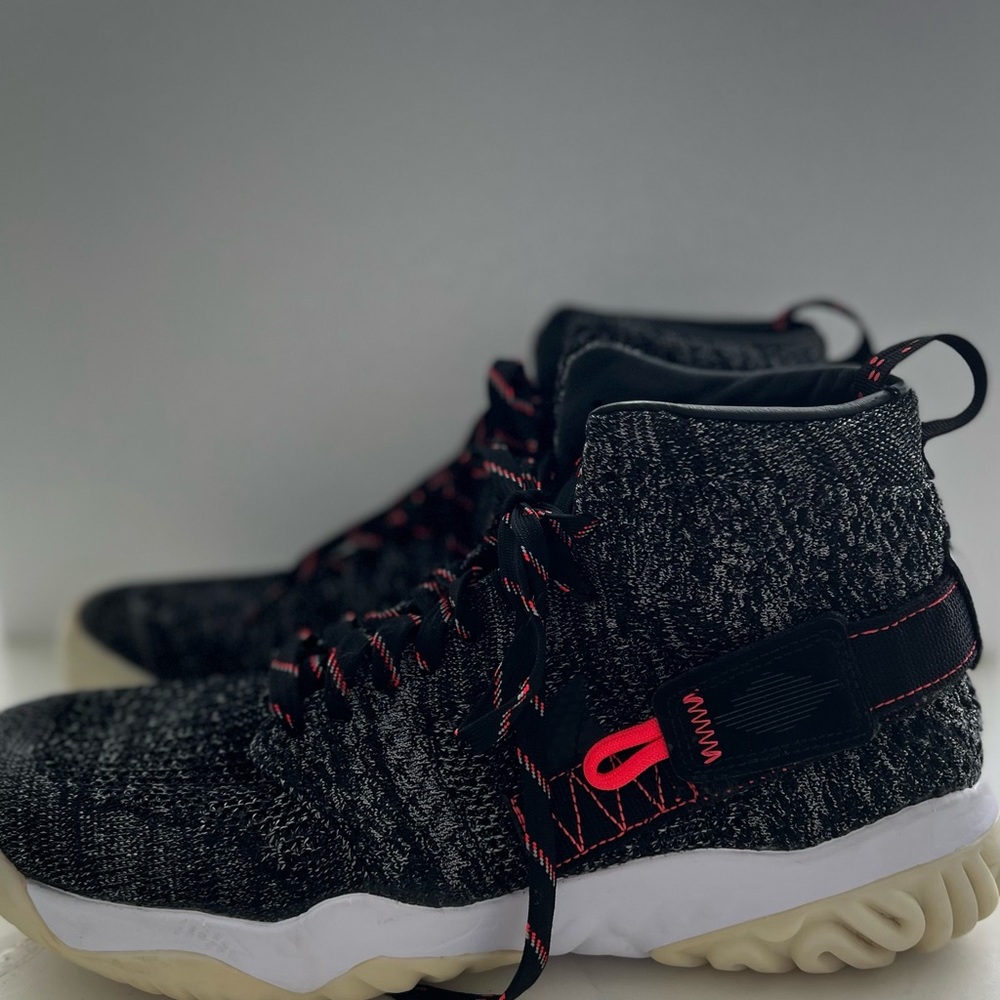 Jordan React Apex - image 1